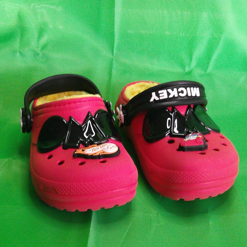 crocs dual comfort mickey c9